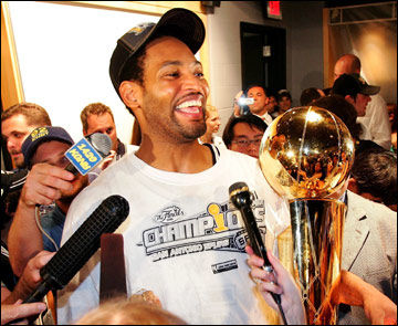 How many championship rings does Robert Horry have?