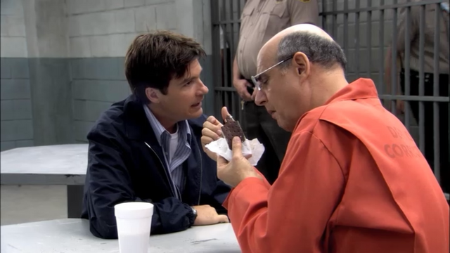 File:1x02 Top Banana (02).png