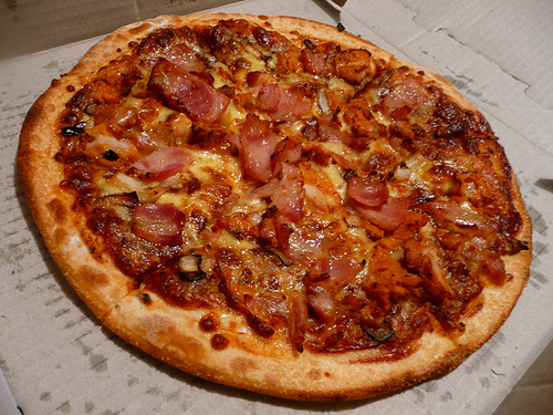 Chicken bacon ranch pizza pizza hut White Widow (Chicken Ranch) Grilled chicken breast smothered in our signature ranch dressing, topped with 'shrooms, bacon & provolone Toker Tip: Get it Loaded Up!