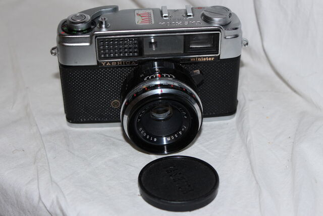 File:Cameras 029.jpg