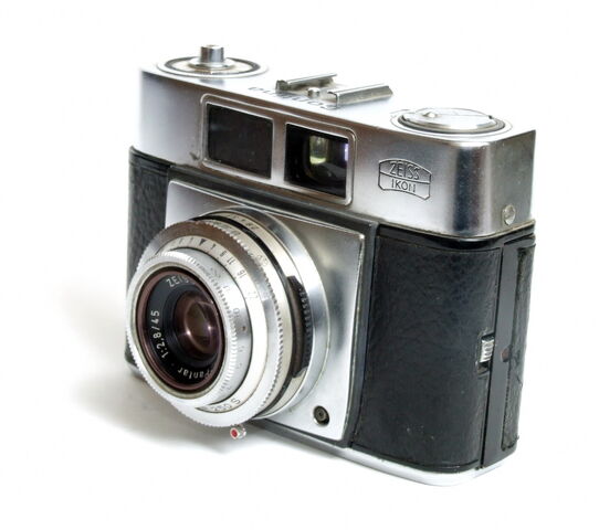 File:Zeiss Ikon Contina 02.jpg