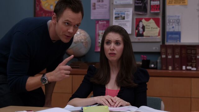 File:1x24-Jeff Annie Disney eyes.jpg