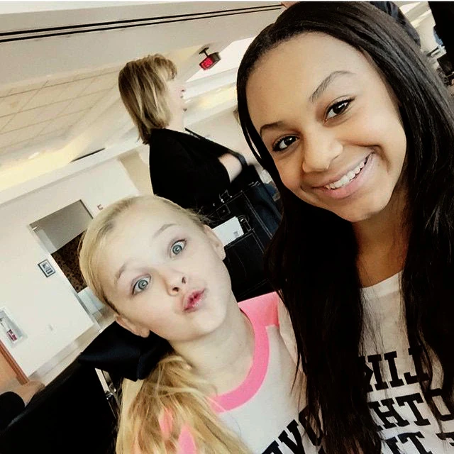 Image - JoJo and Nia - posted 2015-05-17 - rasteredit.jpg | Dance Moms Wiki | Fandom powered by ...