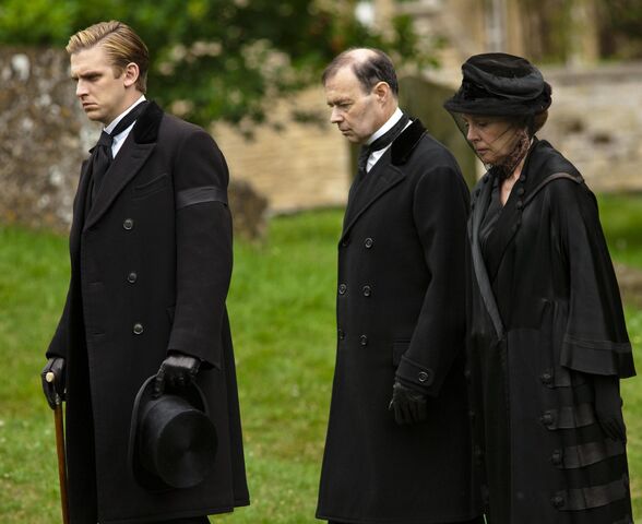 File:MatthewCraweyReggieSwireIsobelCrawley.jpg