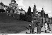 Bundesarchiv Bild 101II-MN-1572-15A, Gotenhafen, Landgang