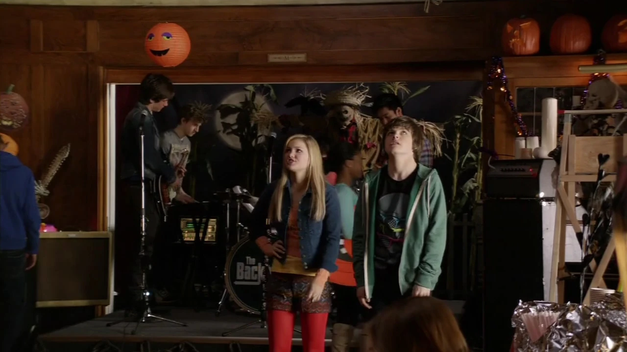 Image Girl Vs Monster 2012 720p HDTV h264OOO mkv 000042542.jpg