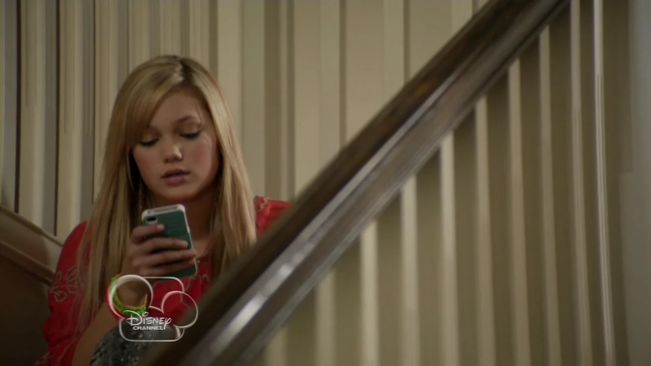 Image Girl Vs Monster 2012 720p HDTV h264OOO mkv 001273688.jpg