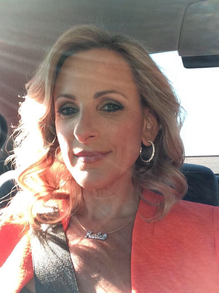 Marlee Matlin shows Marlee Matlin shows