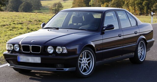 File:BMW 520i.jpg