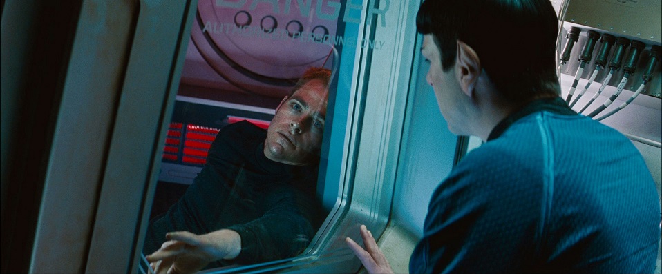 Resultado de imagem para chris pine star trek into darkness dying