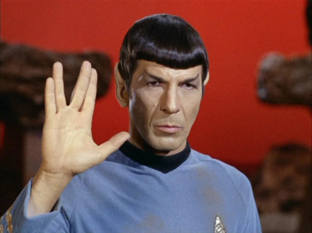 File:Spock performing Vulcan salute.jpg