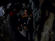 Chakotay findet Seska in der Höhle