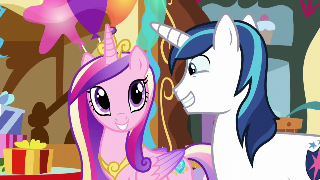 Image - Shining Armor and Princess Cadance grinning S5E19.png | My