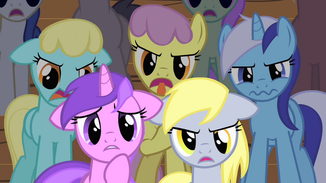 File:Ponies don't like Fluttershy's performance S01E20.png