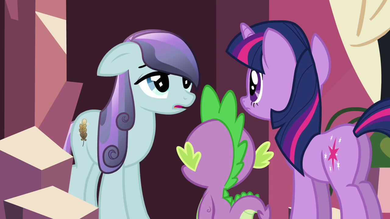 Twilight_interviews_a_Crystal_Pony_S3E1.png