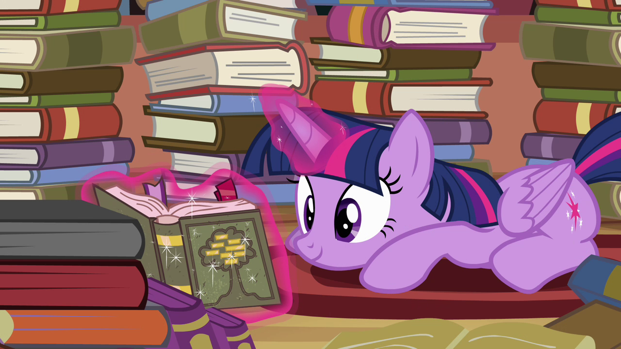 Image - Twilight Sparkle Reading S4E09.png | My Little Pony Friendship ...