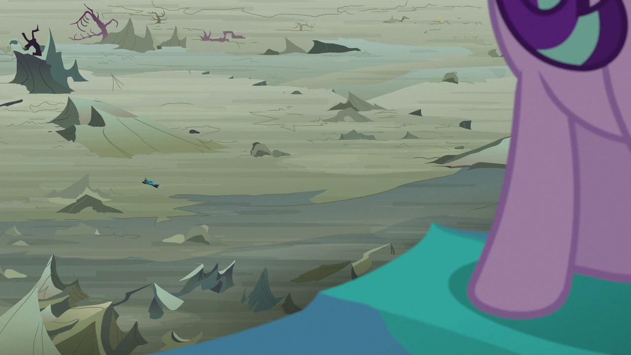 Image Queen Chrysalis fleeing the Changeling Kingdom S6E26.png My
