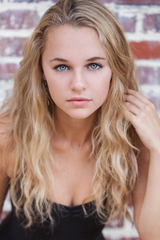 Madison Iseman The Day I Hypnotized My Celebrity Roommate — Chyoa