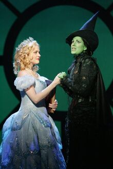 Wicked-glinda-and-elphaba
