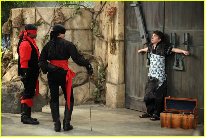 Pair Of Kings Season 1 Episode 10 Pair Of Kings Season 1 Episode 10