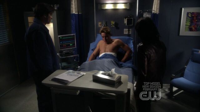 File:Requiem-smallville-4065181-1280-720.jpg