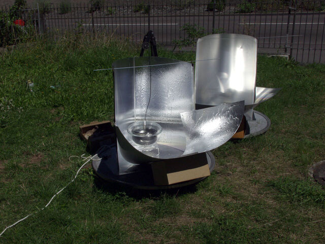 File:Coated-and-non-coated-fixed-cooker.jpg