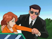 Ep37 Agents grabs Scarlet