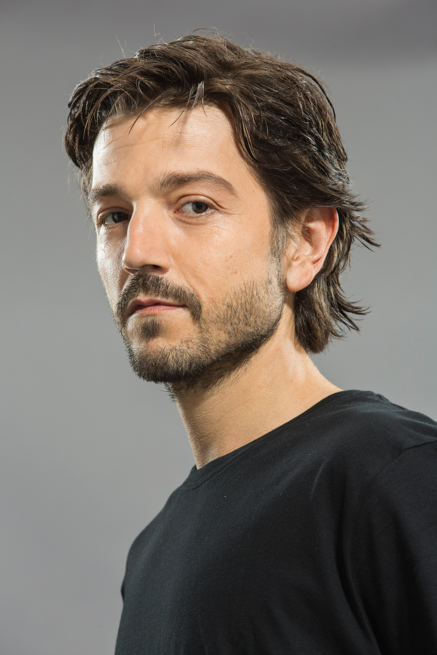 Diego Luna Height