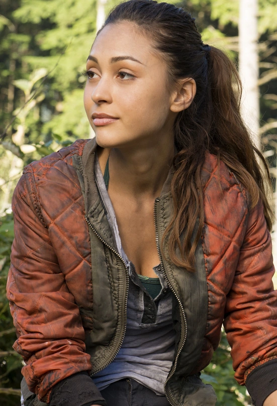 Datei:Raven Reyes.png | The 100 Wiki | Fandom powered by Wikia