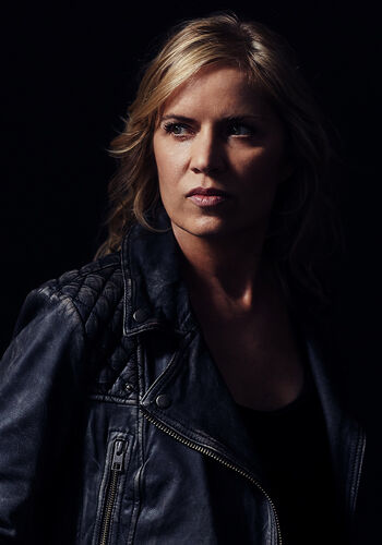 Kim Dickens - Madison Clark 350?cb=20160312004555&path-prefix=es