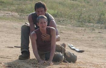 Daryl Y Carol The Walking Dead Wiki Fandom Powered By