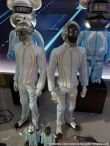 File:Daft-punk-tron-medicom-toy-2.jpg