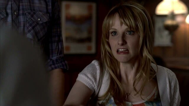 File:3x09 -summer reacts to jessica's fangs accidently popping out.jpg