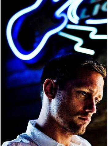 File:Alexander-Skarsg-rd-alexander-skarsgard-7963305-403-548.jpg
