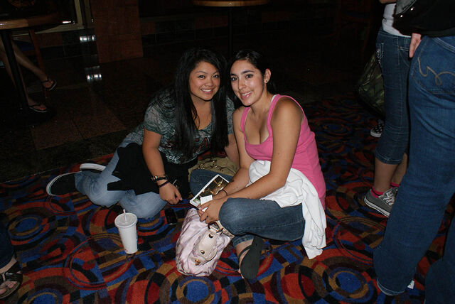 File:Twilightpremiere38.jpg