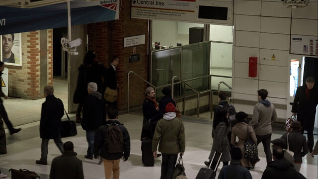 File:Liverpool-street-station-interior.jpg