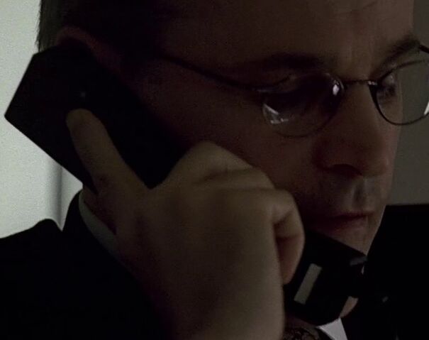 File:1x10 Andre phone.jpg
