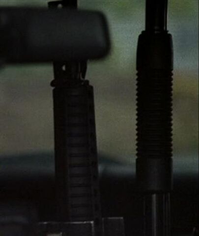 File:2x08 M16.jpg