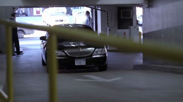 File:8x18 UN garage.jpg