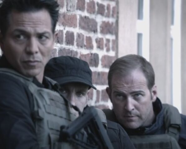 File:9x05 other cia dude.jpg