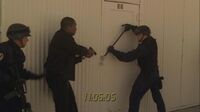 5x05-hangar-bb-door