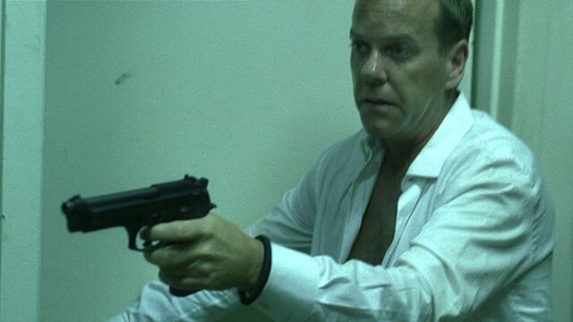 File:8x08 Jack with Beretta.jpg