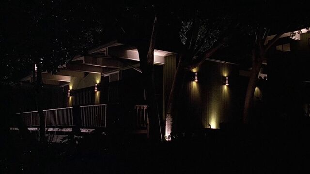 File:3x17 Diana White's house.jpg