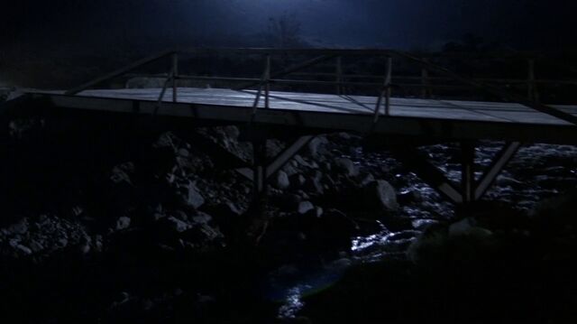 File:4x17 bridge.jpg