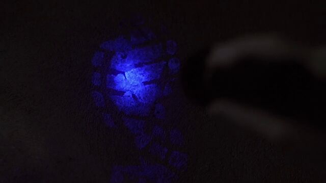 File:2x13 UV.jpg