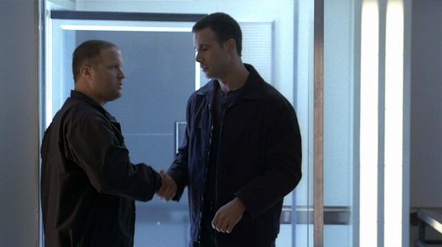 File:BeauFreddieHandShake.jpg