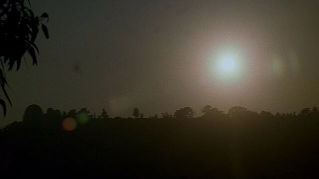 File:1x07 sunrise.jpg