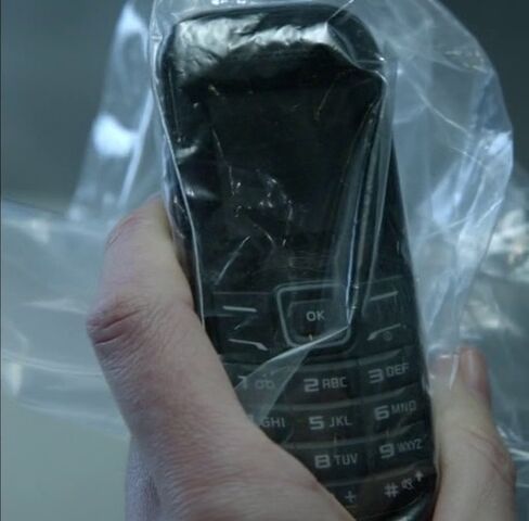 File:9x02 Chloe phone.jpg