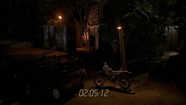 File:1x03 Gaines shack.jpg