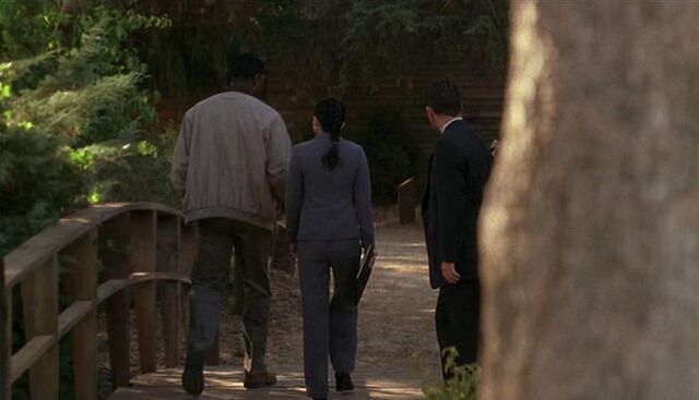 File:2x02 Palmer retreat.jpg